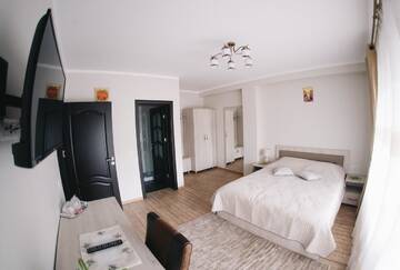 Фото номера Улучшенный двухместный номер с 1 кроватью Гостевой дом Casa Isabela г. Путна 6